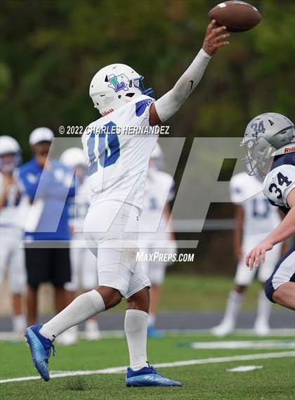 Thumbnail 2 in Emery/Weiner vs. Lakehill Prep photogallery.