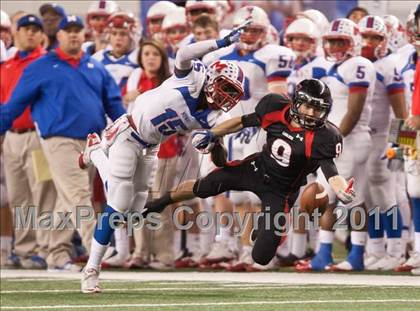 Thumbnail 2 in Lake Travis vs. Midway (UIL 4A Division 1 Final) photogallery.