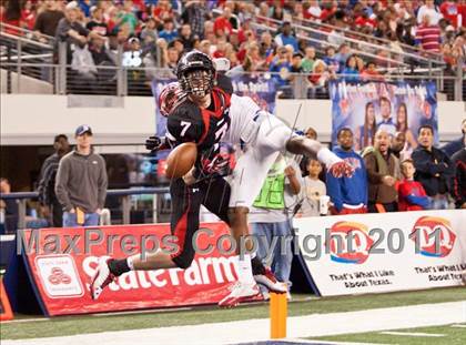 Thumbnail 2 in Lake Travis vs. Midway (UIL 4A Division 1 Final) photogallery.