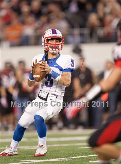 Thumbnail 3 in Lake Travis vs. Midway (UIL 4A Division 1 Final) photogallery.
