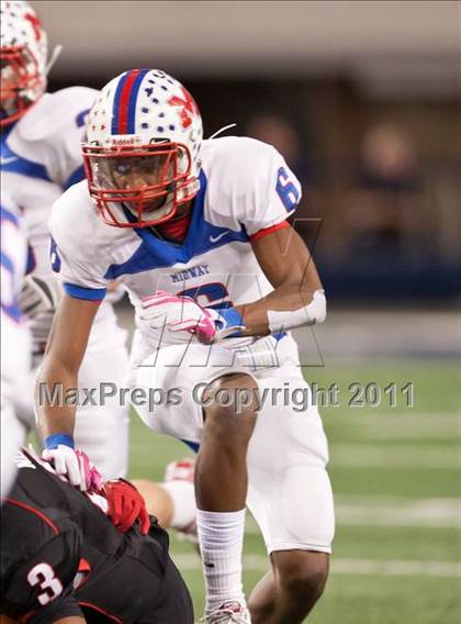 Thumbnail 2 in Lake Travis vs. Midway (UIL 4A Division 1 Final) photogallery.