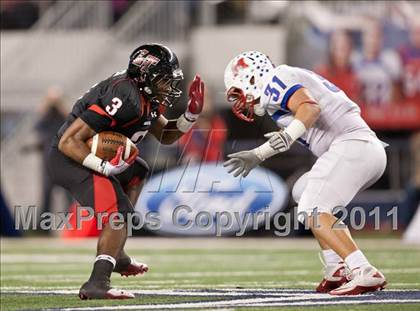 Thumbnail 2 in Lake Travis vs. Midway (UIL 4A Division 1 Final) photogallery.