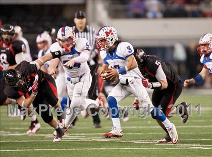 Thumbnail 2 in Lake Travis vs. Midway (UIL 4A Division 1 Final) photogallery.