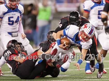 Thumbnail 1 in Lake Travis vs. Midway (UIL 4A Division 1 Final) photogallery.