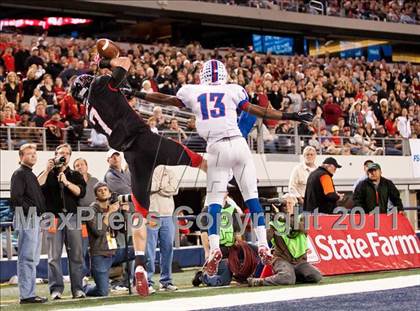 Thumbnail 3 in Lake Travis vs. Midway (UIL 4A Division 1 Final) photogallery.