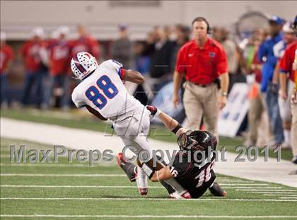 Thumbnail 3 in Lake Travis vs. Midway (UIL 4A Division 1 Final) photogallery.