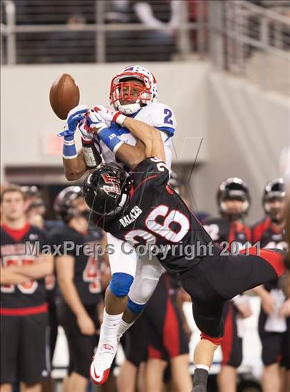 Thumbnail 1 in Lake Travis vs. Midway (UIL 4A Division 1 Final) photogallery.