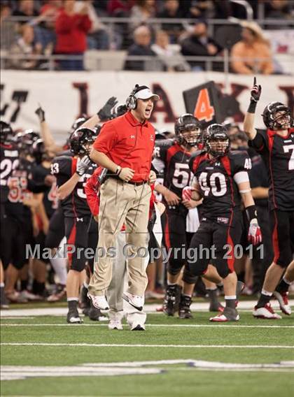 Thumbnail 3 in Lake Travis vs. Midway (UIL 4A Division 1 Final) photogallery.