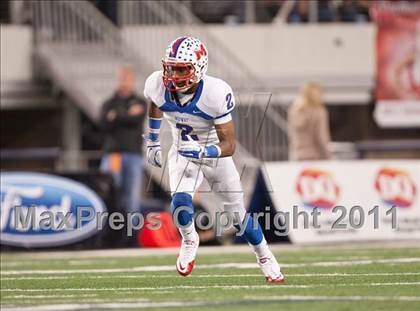 Thumbnail 3 in Lake Travis vs. Midway (UIL 4A Division 1 Final) photogallery.