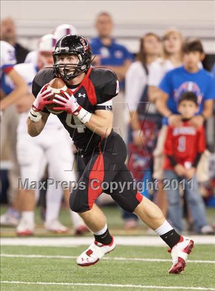 Thumbnail 1 in Lake Travis vs. Midway (UIL 4A Division 1 Final) photogallery.