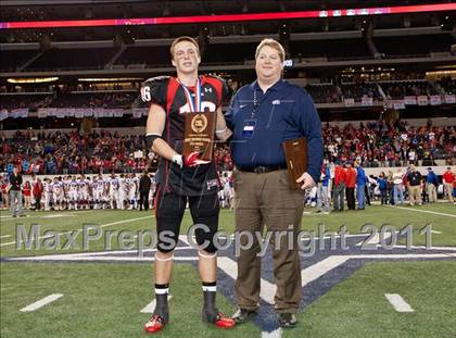 Thumbnail 2 in Lake Travis vs. Midway (UIL 4A Division 1 Final) photogallery.