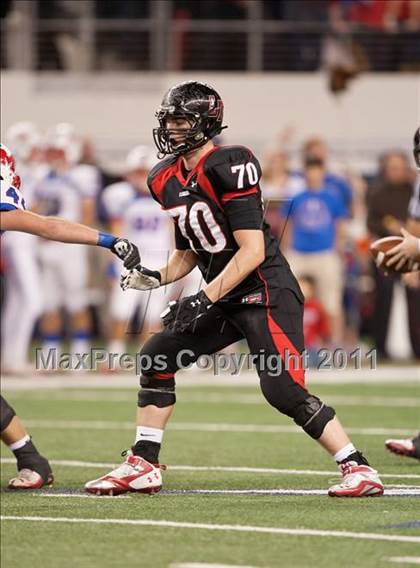 Thumbnail 1 in Lake Travis vs. Midway (UIL 4A Division 1 Final) photogallery.