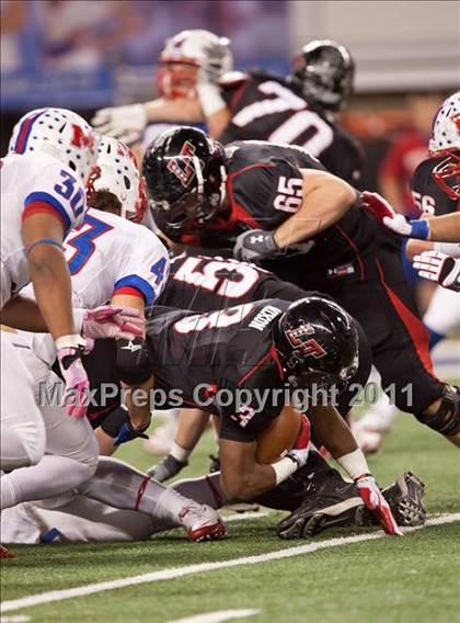 Thumbnail 2 in Lake Travis vs. Midway (UIL 4A Division 1 Final) photogallery.