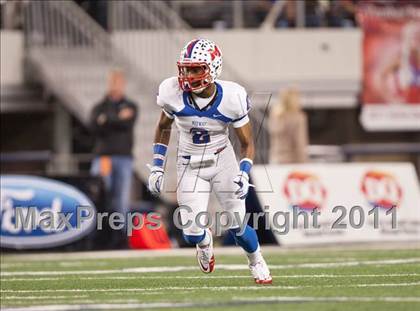 Thumbnail 2 in Lake Travis vs. Midway (UIL 4A Division 1 Final) photogallery.