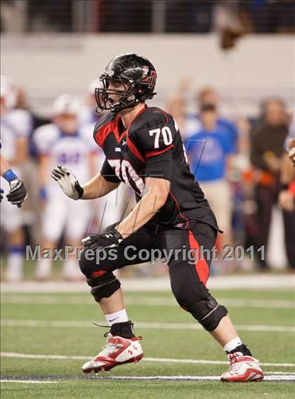 Thumbnail 2 in Lake Travis vs. Midway (UIL 4A Division 1 Final) photogallery.