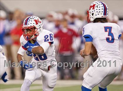 Thumbnail 3 in Lake Travis vs. Midway (UIL 4A Division 1 Final) photogallery.