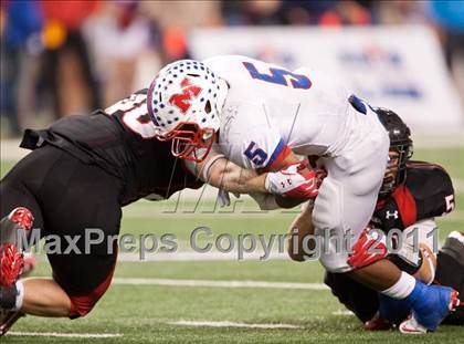 Thumbnail 3 in Lake Travis vs. Midway (UIL 4A Division 1 Final) photogallery.