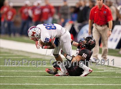 Thumbnail 2 in Lake Travis vs. Midway (UIL 4A Division 1 Final) photogallery.