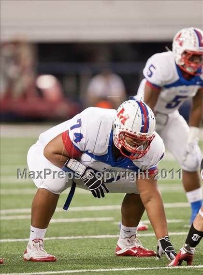 Thumbnail 2 in Lake Travis vs. Midway (UIL 4A Division 1 Final) photogallery.