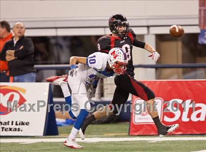 Thumbnail 2 in Lake Travis vs. Midway (UIL 4A Division 1 Final) photogallery.