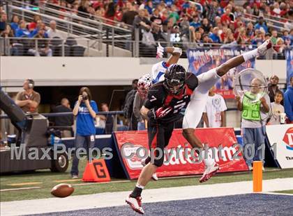 Thumbnail 3 in Lake Travis vs. Midway (UIL 4A Division 1 Final) photogallery.