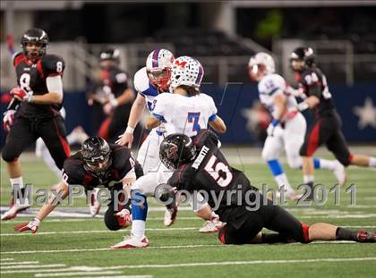 Thumbnail 3 in Lake Travis vs. Midway (UIL 4A Division 1 Final) photogallery.