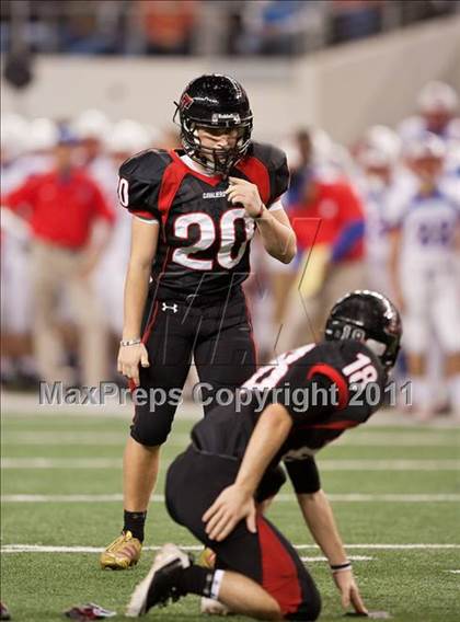 Thumbnail 2 in Lake Travis vs. Midway (UIL 4A Division 1 Final) photogallery.
