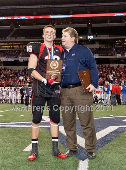 Thumbnail 1 in Lake Travis vs. Midway (UIL 4A Division 1 Final) photogallery.