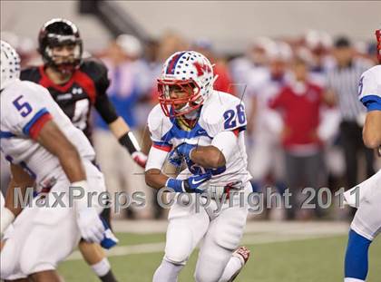 Thumbnail 1 in Lake Travis vs. Midway (UIL 4A Division 1 Final) photogallery.