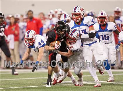 Thumbnail 2 in Lake Travis vs. Midway (UIL 4A Division 1 Final) photogallery.