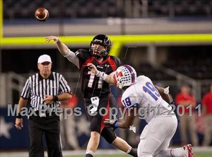Thumbnail 1 in Lake Travis vs. Midway (UIL 4A Division 1 Final) photogallery.