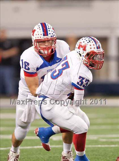 Thumbnail 3 in Lake Travis vs. Midway (UIL 4A Division 1 Final) photogallery.