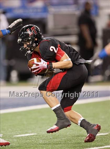 Thumbnail 2 in Lake Travis vs. Midway (UIL 4A Division 1 Final) photogallery.