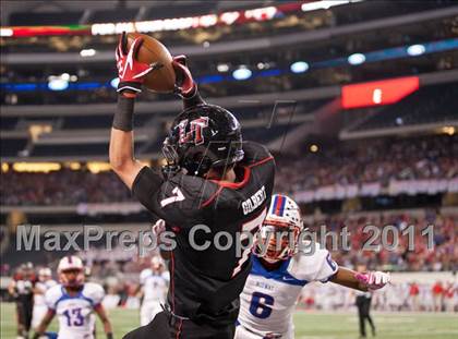 Thumbnail 3 in Lake Travis vs. Midway (UIL 4A Division 1 Final) photogallery.