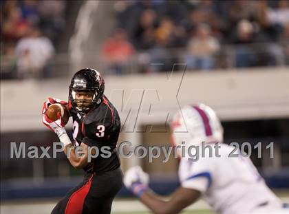 Thumbnail 2 in Lake Travis vs. Midway (UIL 4A Division 1 Final) photogallery.