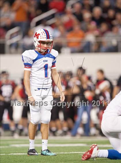 Thumbnail 3 in Lake Travis vs. Midway (UIL 4A Division 1 Final) photogallery.