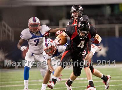 Thumbnail 2 in Lake Travis vs. Midway (UIL 4A Division 1 Final) photogallery.