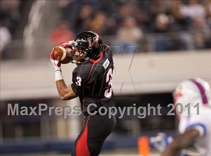 Thumbnail 1 in Lake Travis vs. Midway (UIL 4A Division 1 Final) photogallery.