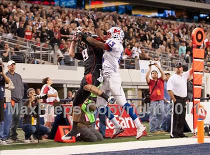 Thumbnail 3 in Lake Travis vs. Midway (UIL 4A Division 1 Final) photogallery.