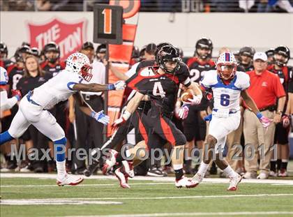 Thumbnail 1 in Lake Travis vs. Midway (UIL 4A Division 1 Final) photogallery.