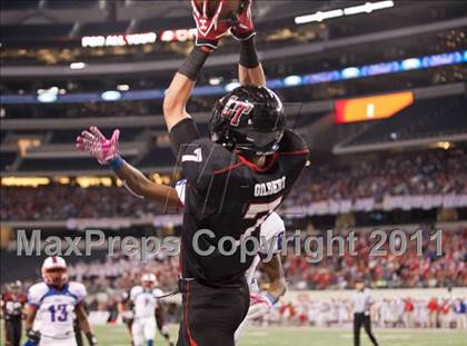 Thumbnail 2 in Lake Travis vs. Midway (UIL 4A Division 1 Final) photogallery.