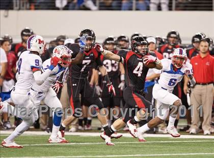 Thumbnail 2 in Lake Travis vs. Midway (UIL 4A Division 1 Final) photogallery.