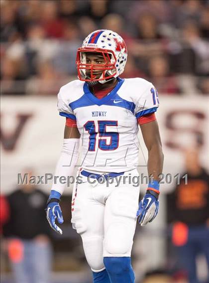 Thumbnail 1 in Lake Travis vs. Midway (UIL 4A Division 1 Final) photogallery.