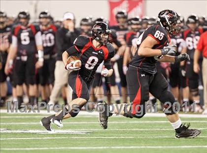 Thumbnail 2 in Lake Travis vs. Midway (UIL 4A Division 1 Final) photogallery.