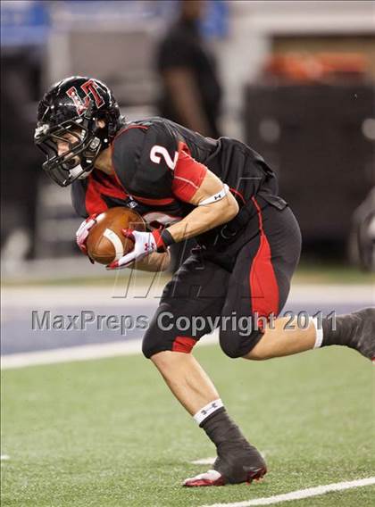 Thumbnail 1 in Lake Travis vs. Midway (UIL 4A Division 1 Final) photogallery.
