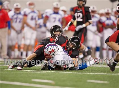 Thumbnail 2 in Lake Travis vs. Midway (UIL 4A Division 1 Final) photogallery.