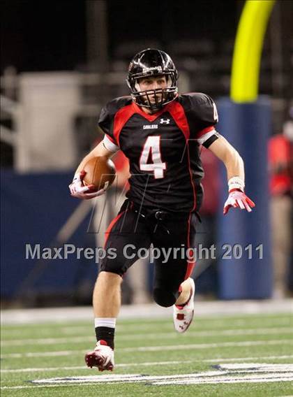 Thumbnail 2 in Lake Travis vs. Midway (UIL 4A Division 1 Final) photogallery.