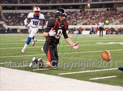 Thumbnail 3 in Lake Travis vs. Midway (UIL 4A Division 1 Final) photogallery.