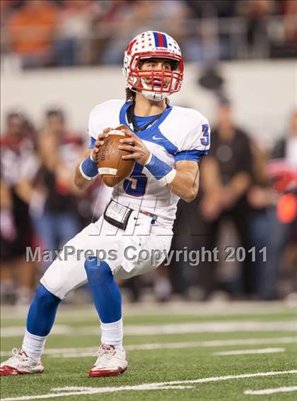 Thumbnail 2 in Lake Travis vs. Midway (UIL 4A Division 1 Final) photogallery.