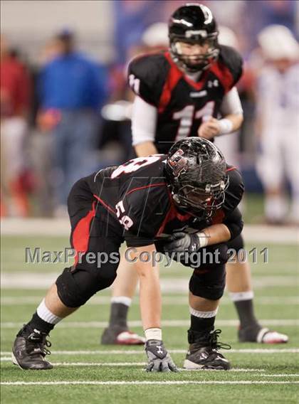 Thumbnail 2 in Lake Travis vs. Midway (UIL 4A Division 1 Final) photogallery.